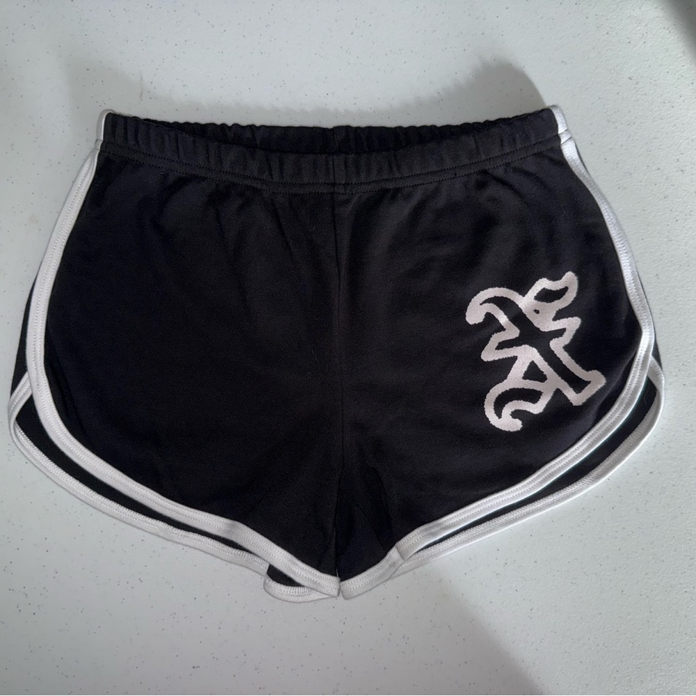 Straight Edge shorts